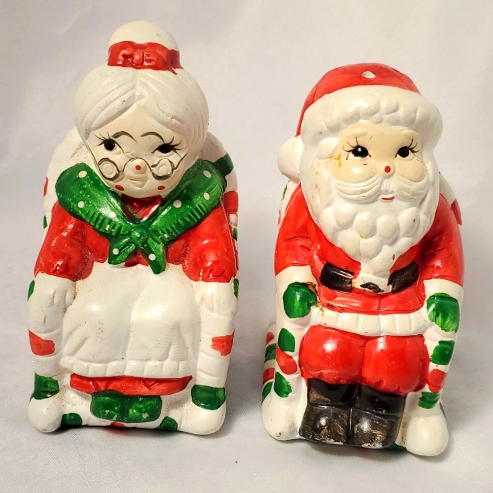 Vintage Christmas Salt Pepper Shakers Mr. And Mrs. Santa Claus